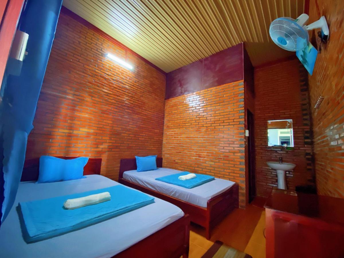 Nam Cat Tien Homestay Esterno foto